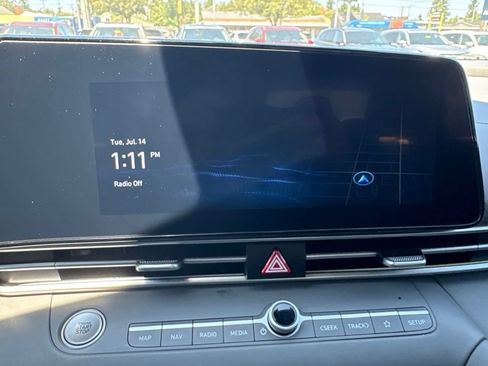 Used 2024 Hyundai Elantra SEL FWD image 16