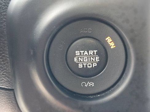 Used 2019 Jeep Wrangler Sport AWD/4WD image 31