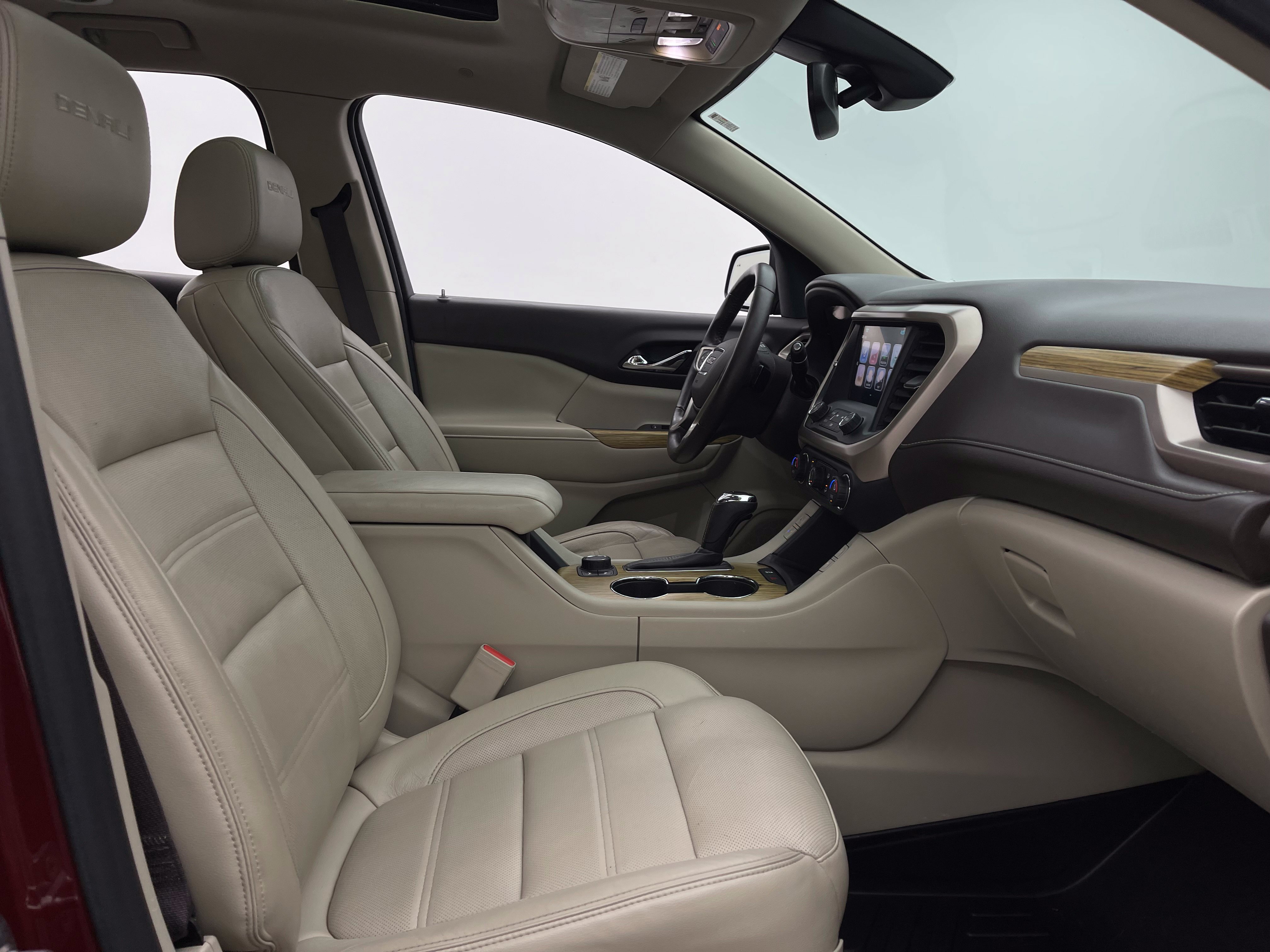 Used 2017 GMC Acadia Denali w/ Technology Package AWD/4WD image 37