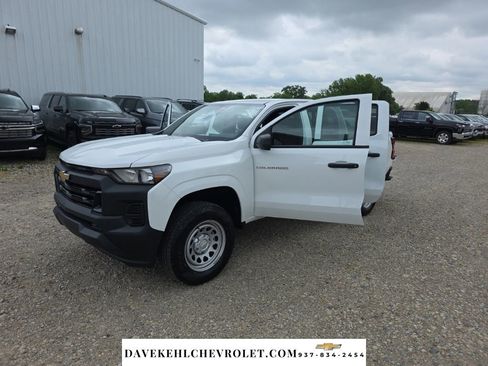 Used 2024 Chevrolet Colorado W/T w/ WT Convenience Package RWD image 33