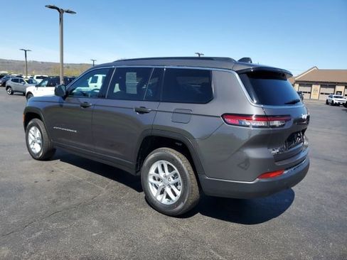 Used 2025 Jeep Grand Cherokee L Laredo w/ Luxury Tech Group I AWD/4WD image 3