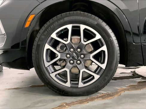 Used 2025 Chevrolet Blazer RS w/ Driver Confidence II Package AWD/4WD image 9