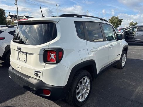 Certified 2022 Jeep Renegade Latitude image 4