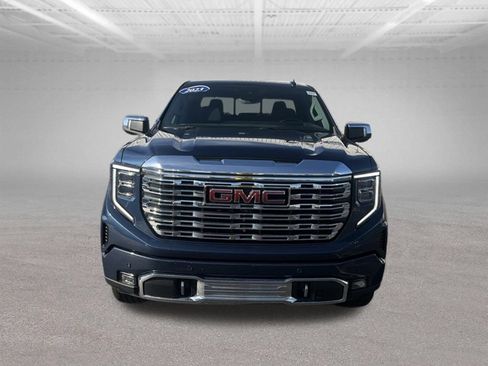 Used 2023 GMC Sierra 1500 Denali w/ Denali Reserve Package AWD/4WD image 3