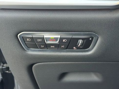 Used 2022 BMW X7 M50i image 16