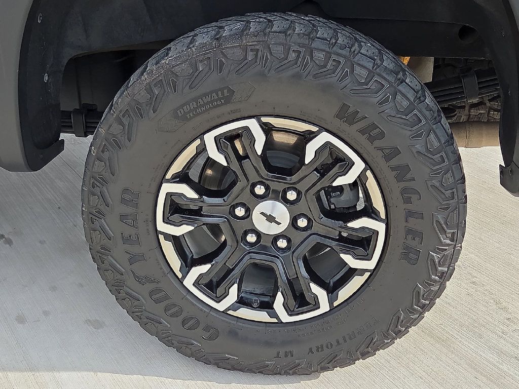 Used 2024 Chevrolet Silverado 1500 ZR2 AWD/4WD image 11
