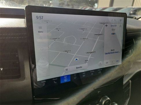 Used 2023 Ford Expedition XLT image 18