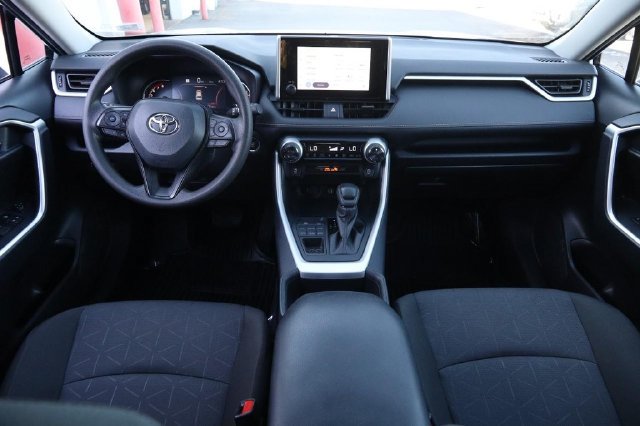 Used 2025 Toyota RAV4 XLE AWD/4WD image 21