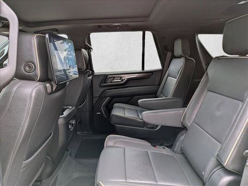 Used 2025 GMC Yukon Elevation w/ Elevation Premium Package RWD image 12