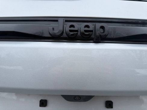 New 2026 Jeep Grand Cherokee Altitude AWD/4WD image 17