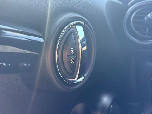 Used 2019 MINI Cooper S w/ Premium Package FWD image 40