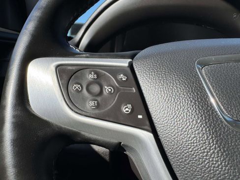 Used 2023 GMC Terrain SLT image 30