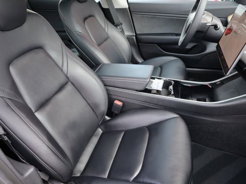 Used 2020 Tesla Model 3 Performance image 5