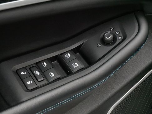 Used 2022 Jeep Grand Cherokee Trailhawk w/ Advanced Protech Group II AWD/4WD image 19