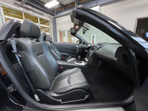 Used 2006 Nissan 350Z Grand Touring RWD image 19