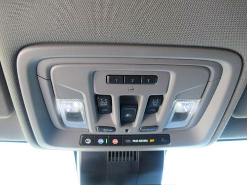 Used 2024 GMC Sierra 1500 SLT w/ SLT Premium Plus Package AWD/4WD image 29