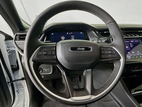 New 2025 Jeep Grand Cherokee L Altitude image 11