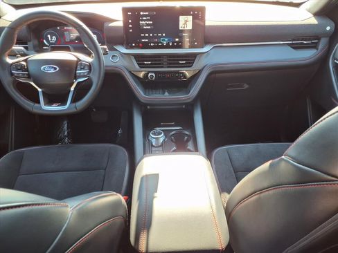Used 2025 Ford Explorer ST image 9