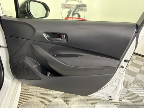 Used 2025 Toyota Corolla LE image 14