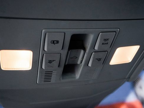 Used 2022 Volkswagen Jetta SE image 27