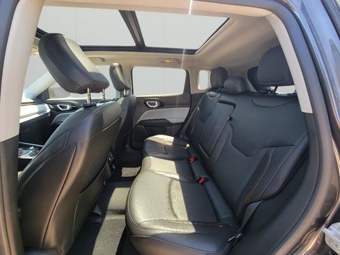 Used 2022 Jeep Compass Limited w/ Sun and Sound Group AWD/4WD image 28