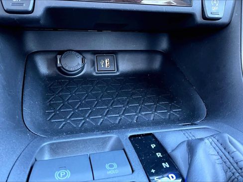 Certified 2025 Toyota RAV4 LE image 35