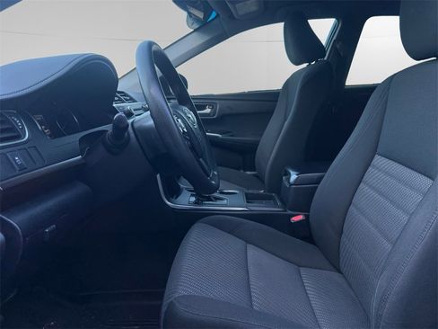 Used 2016 Toyota Camry LE image 22