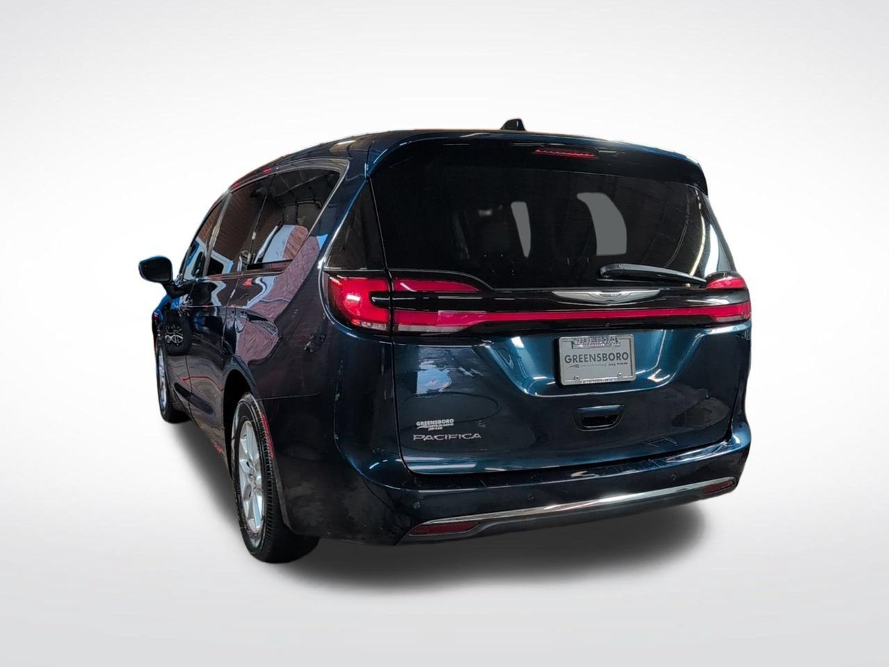 Used 2023 Chrysler Pacifica Touring-L FWD image 4