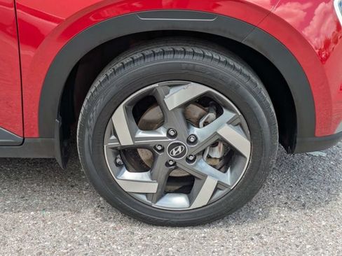Used 2022 Hyundai Venue Limited FWD image 10