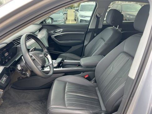 Used 2022 Audi e-tron Premium Plus w/ Premium Plus Package image 7