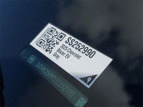 New 2025 Chevrolet Blazer EV LT image 30