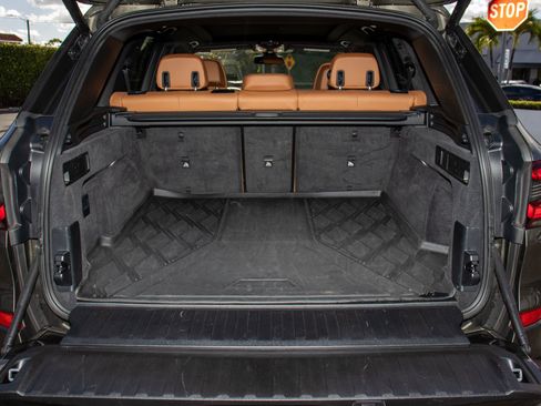 Used 2022 BMW X5 sDrive40i w/ M Sport Package image 9