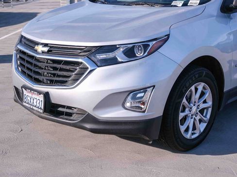 Used 2019 Chevrolet Equinox LS FWD image 11