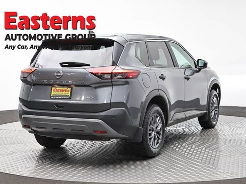 Used 2023 Nissan Rogue S AWD/4WD image 5