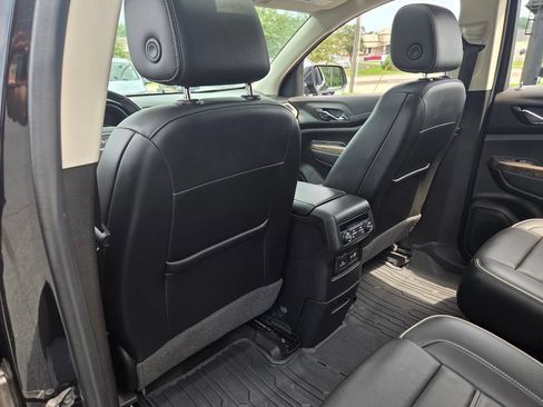 Used 2021 GMC Acadia Denali w/ Denali Ultimate Package AWD/4WD image 19