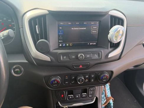 Used 2020 GMC Terrain SLE w/ Driver Convenience Package FWD image 6