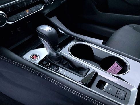 Used 2023 Nissan Altima 2.5 SV w/ SV Premium Package image 16