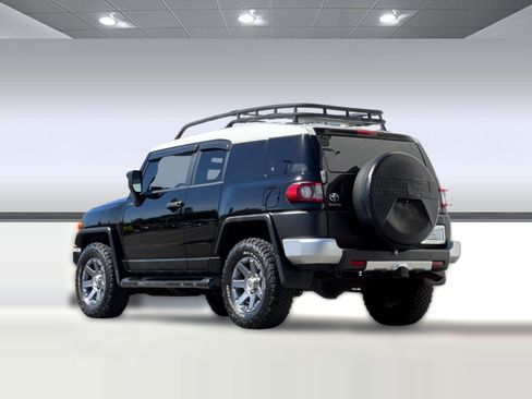 Used 2014 Toyota FJ Cruiser 4WD w/ Upgrade Package image 3