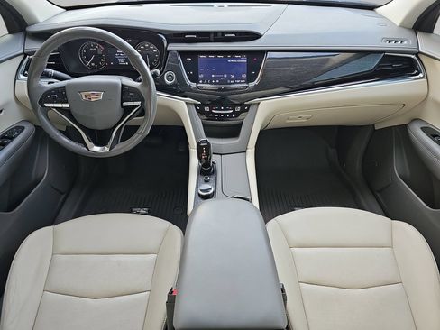 Used 2020 Cadillac XT6 Premium Luxury w/ LPO, Floor Liner Package AWD/4WD image 9