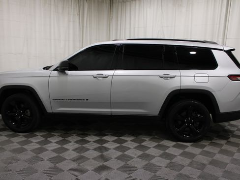 Used 2024 Jeep Grand Cherokee L Limited w/ Black Appearance Package AWD/4WD image 38