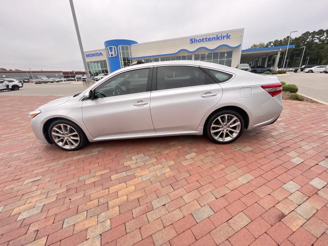 Used 2014 Toyota Avalon XLE Touring FWD image 29