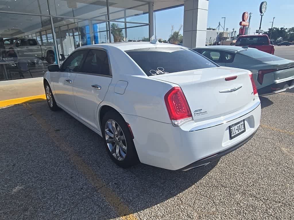 Used 2020 Chrysler 300 Limited AWD/4WD image 4