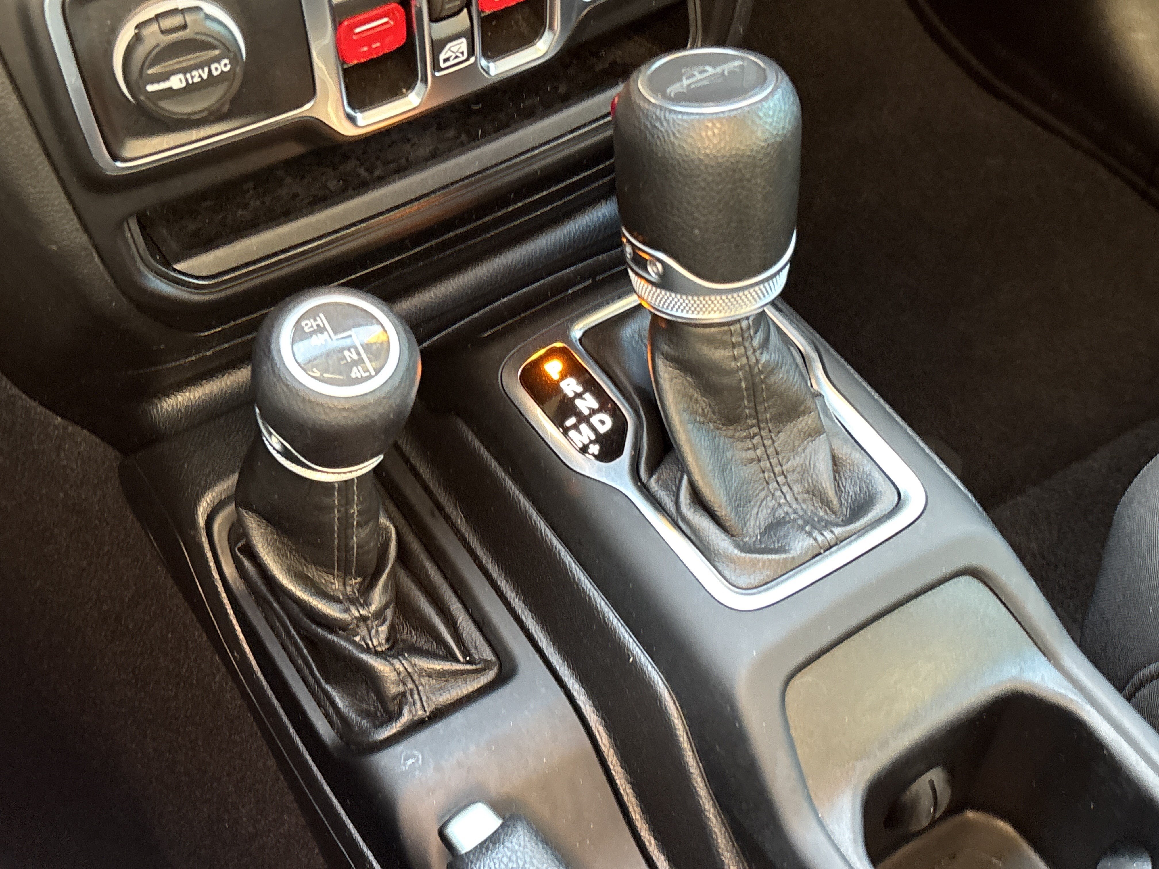 Used 2022 Jeep Gladiator Sport AWD/4WD image 31