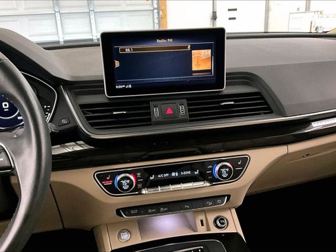 Used 2019 Audi Q5 2.0T Premium Plus w/ Premium Plus Package image 6