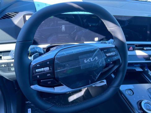 New 2026 Kia Sportage LX FWD image 17