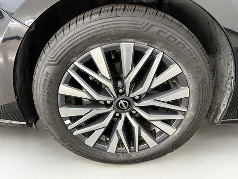 Used 2025 Nissan Altima 2.5 SV FWD image 34