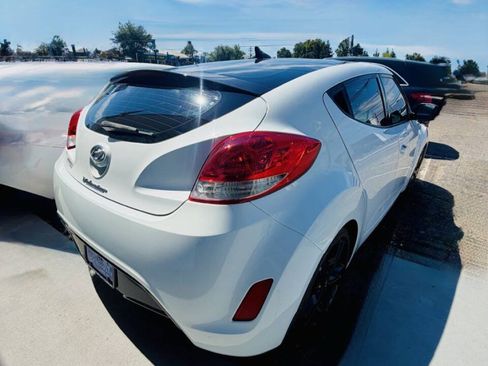 Used 2016 Hyundai Veloster w/ Option Group 02 FWD image 7
