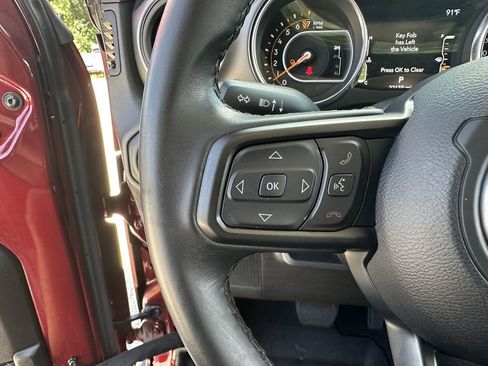 Used 2021 Jeep Gladiator Sport image 25