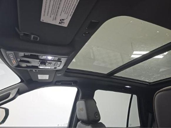 Used 2021 Chevrolet Tahoe High Country w/ Premium Package AWD/4WD image 8