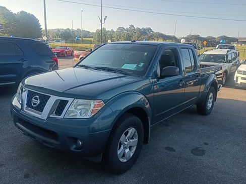 Used 2013 Nissan Frontier SV w/ SV Value Truck Pkg AWD/4WD image 7